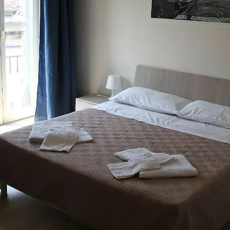 Keira House 3* Nápoly